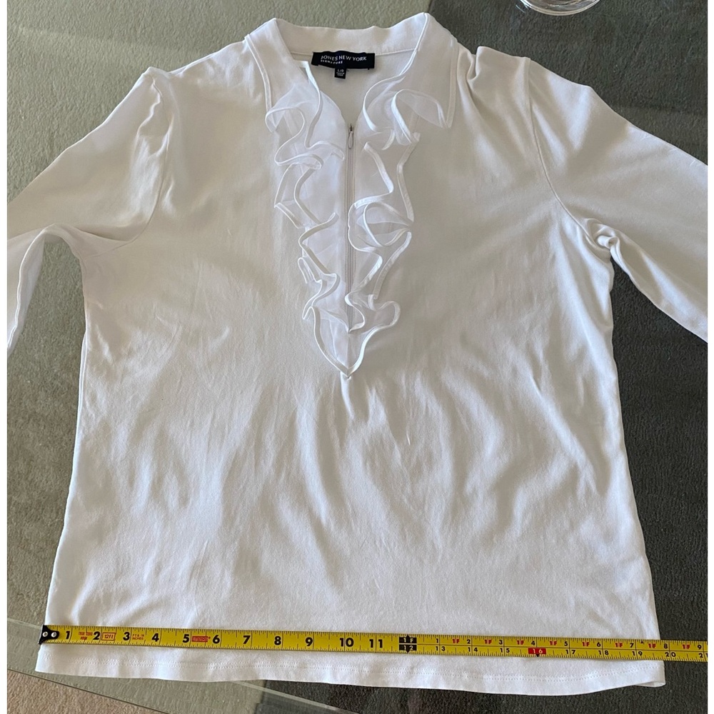 JONES NEW YORK SIGNATURE WHITE RUFFLED TOP - Picture 5 of 8